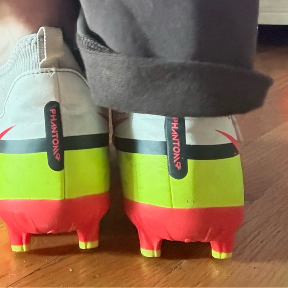 Nike Phantom GT Elite DF SG Pro Crimson Pro cleats. Size 6 mens/7‎ women’s - Picture 5 of 5